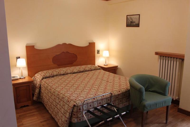 Croux Hotel 3*